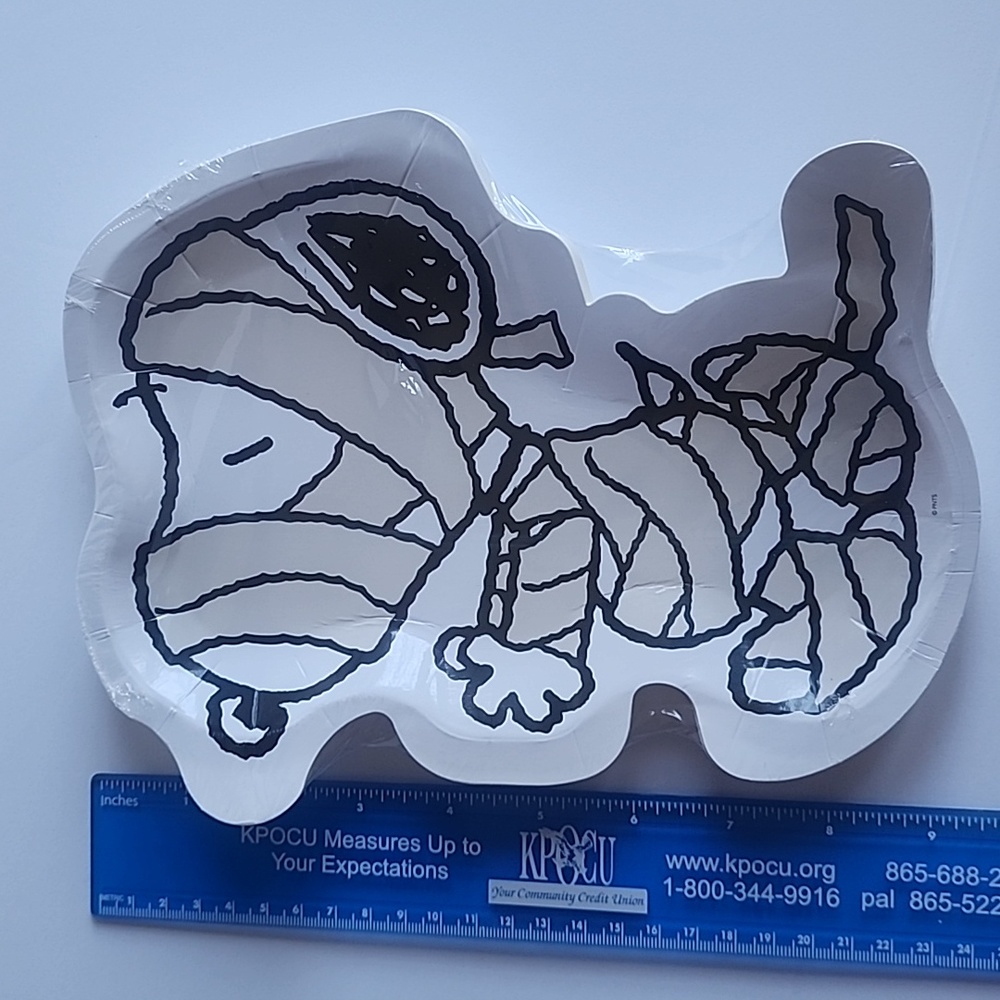 PEANUTS Halloween shaped paper plates - Picture 3 of 4